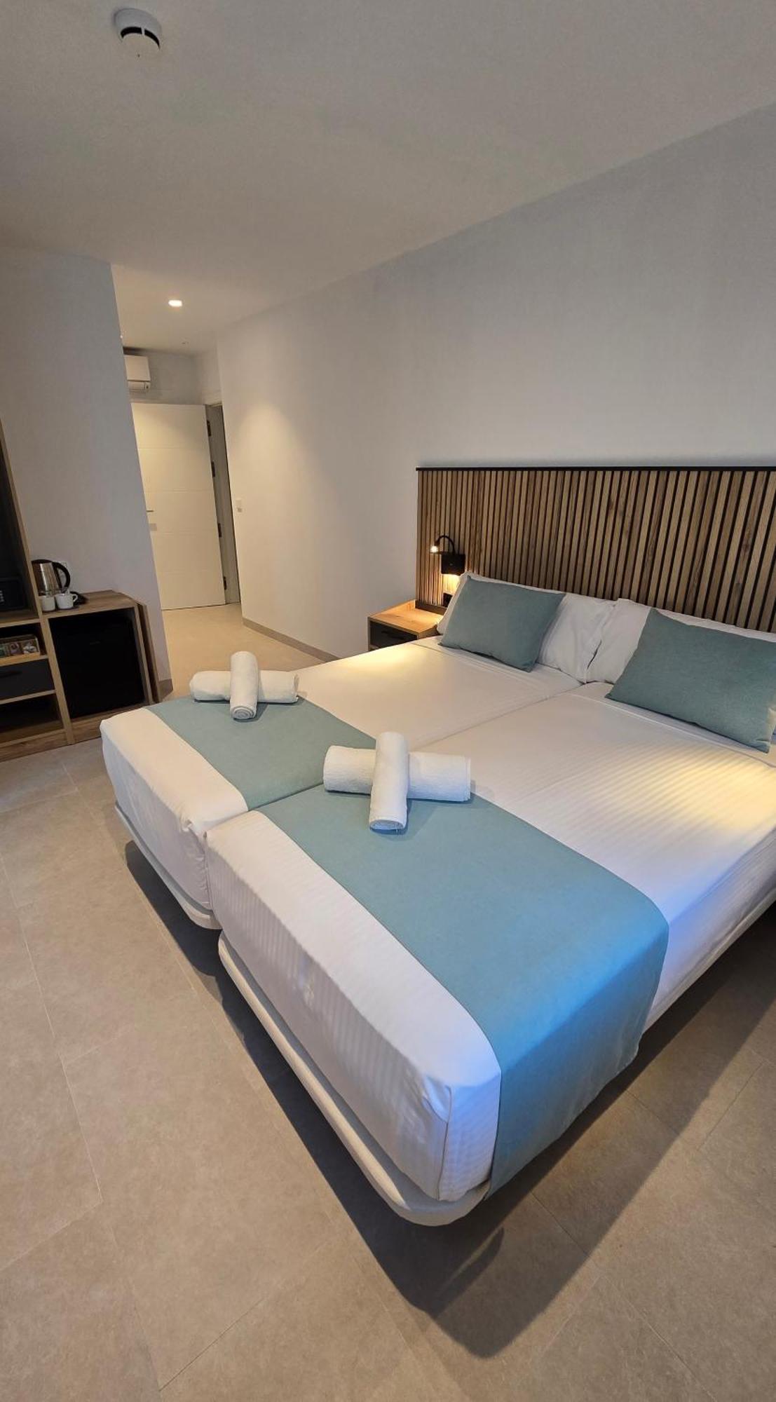 Hostal Rambla 24 By Holihome Аликанте Екстериор снимка
