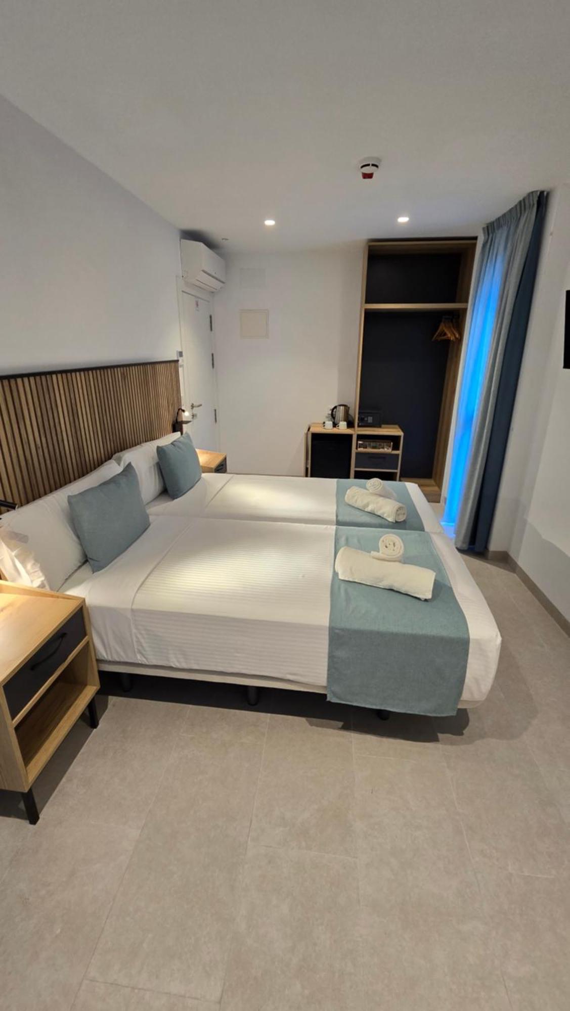 Hostal Rambla 24 By Holihome Аликанте Екстериор снимка