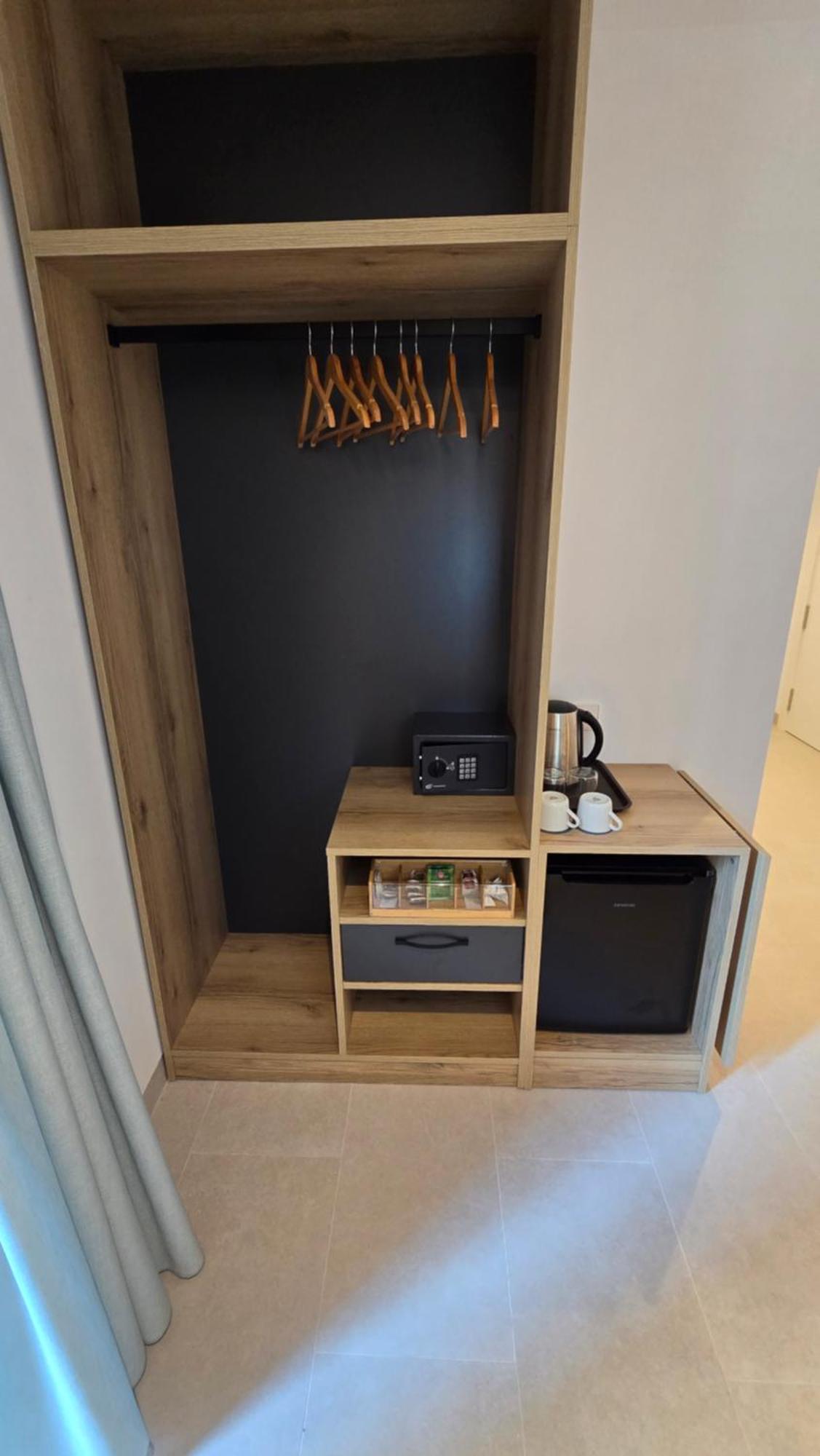 Hostal Rambla 24 By Holihome Аликанте Екстериор снимка