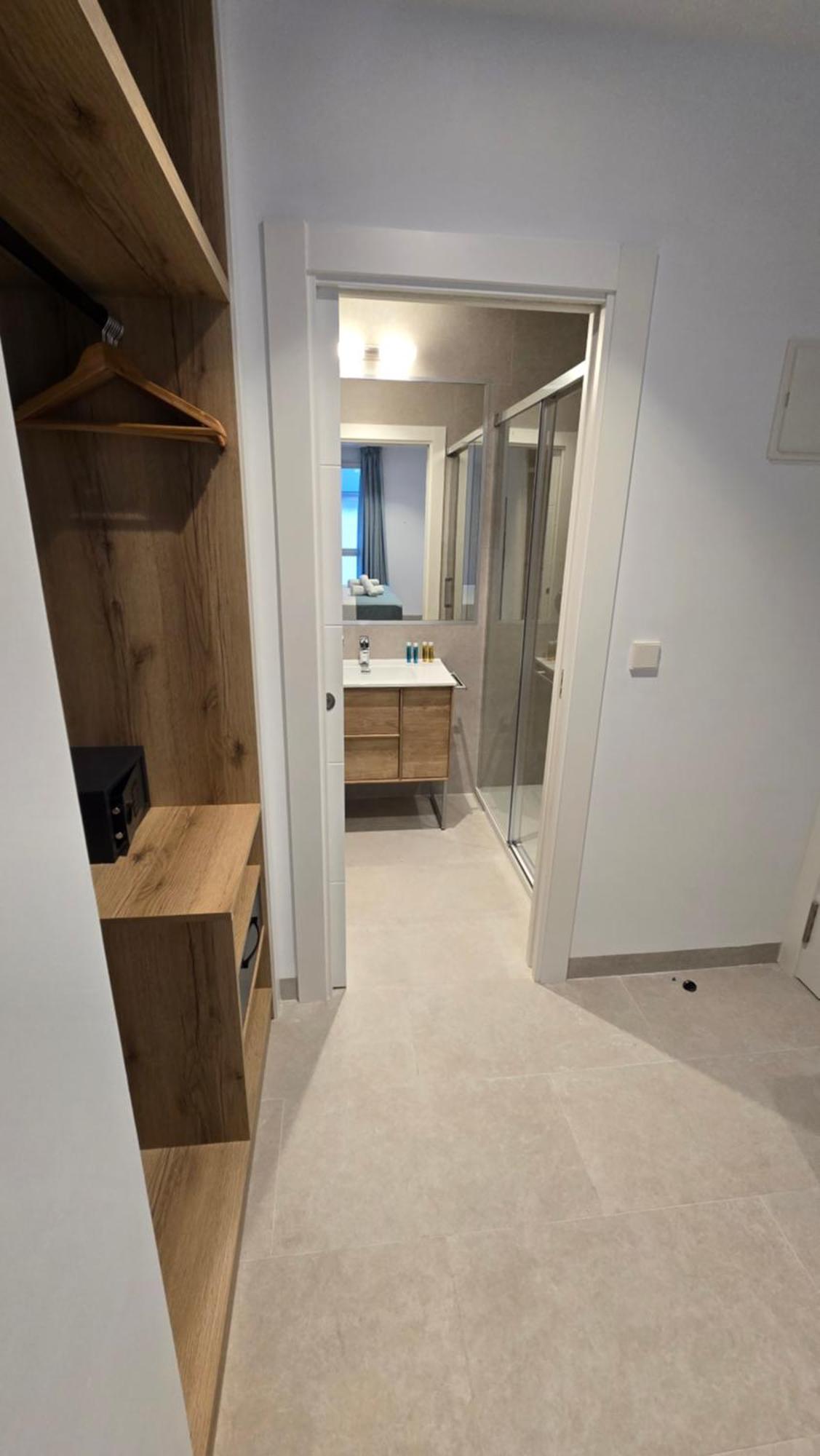 Hostal Rambla 24 By Holihome Аликанте Екстериор снимка