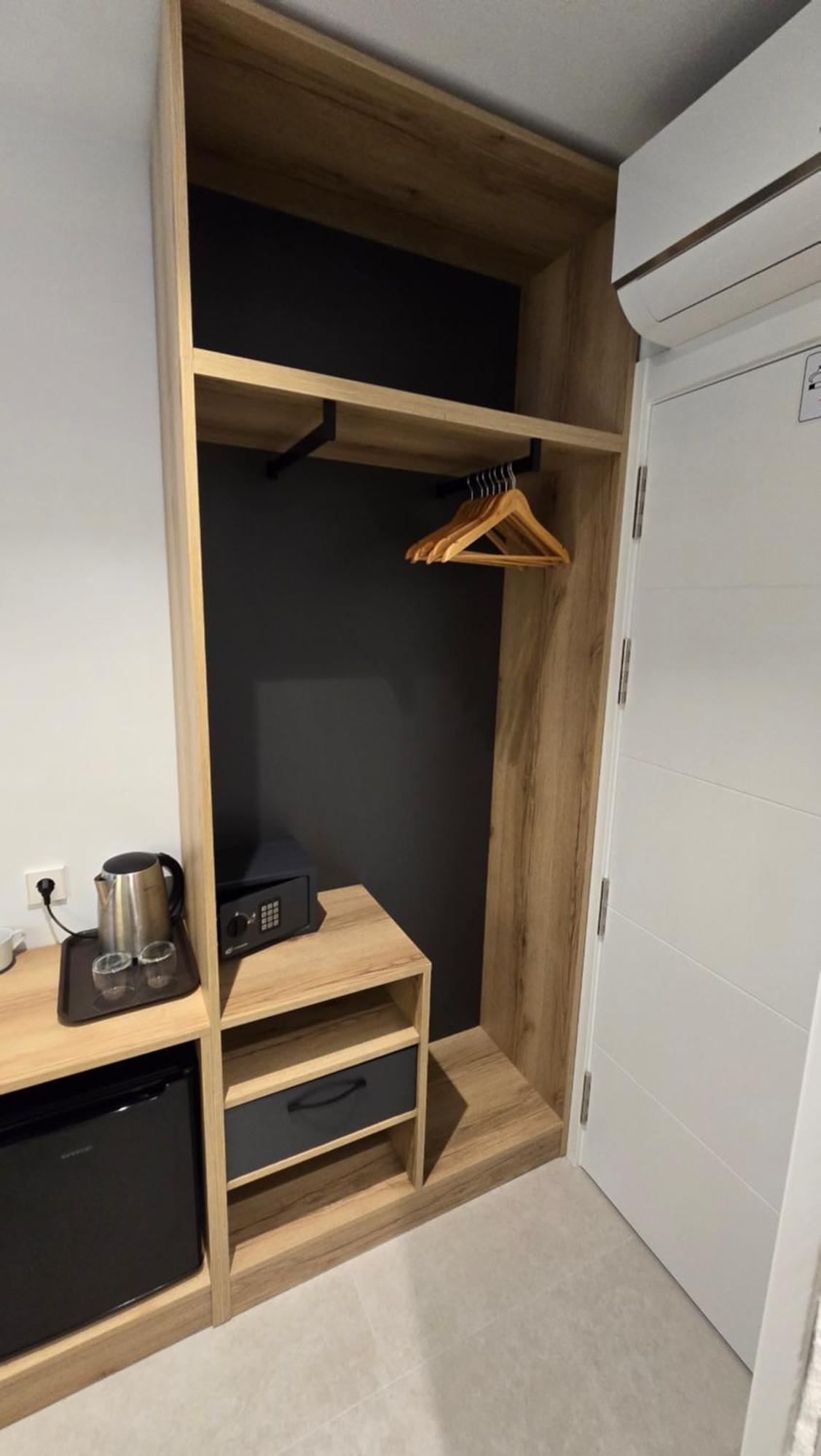 Hostal Rambla 24 By Holihome Аликанте Екстериор снимка